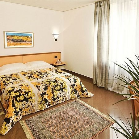 Hotel Bahnhof Haus Chiasso Eksteriør billede