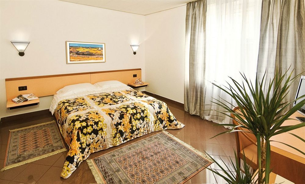 Hotel Bahnhof Haus Chiasso Eksteriør billede