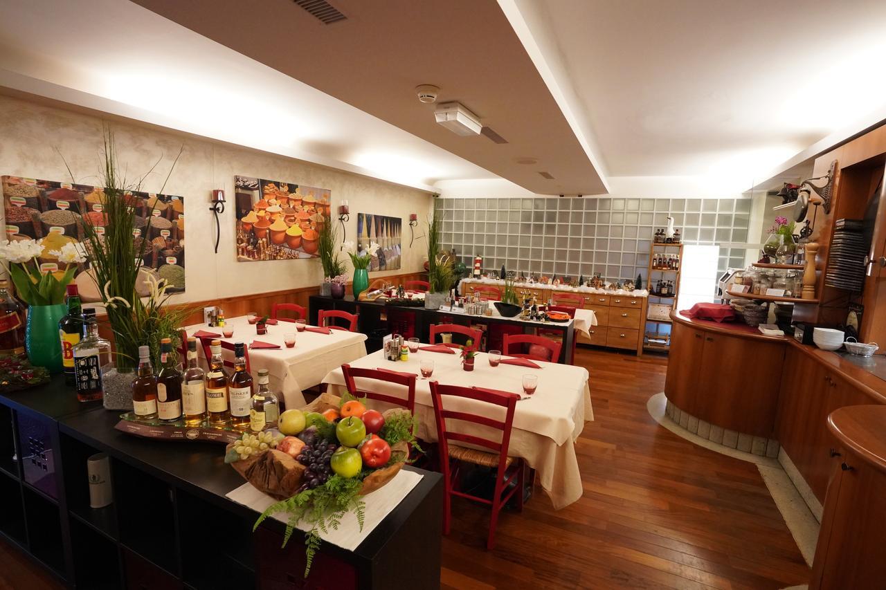 Hotel Bahnhof Haus Chiasso Eksteriør billede